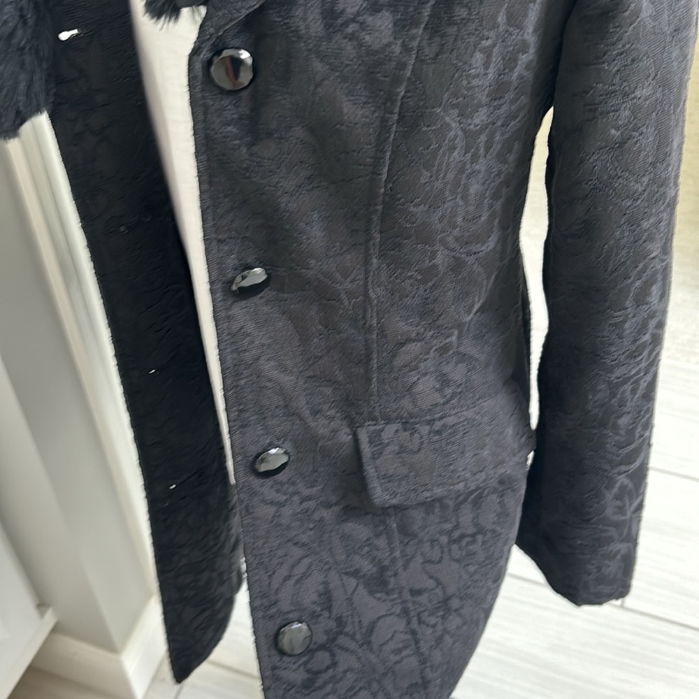 Black patterned Dress Coat By Xhilaration size small. Removable fur collar. - Picture 11 of 13
